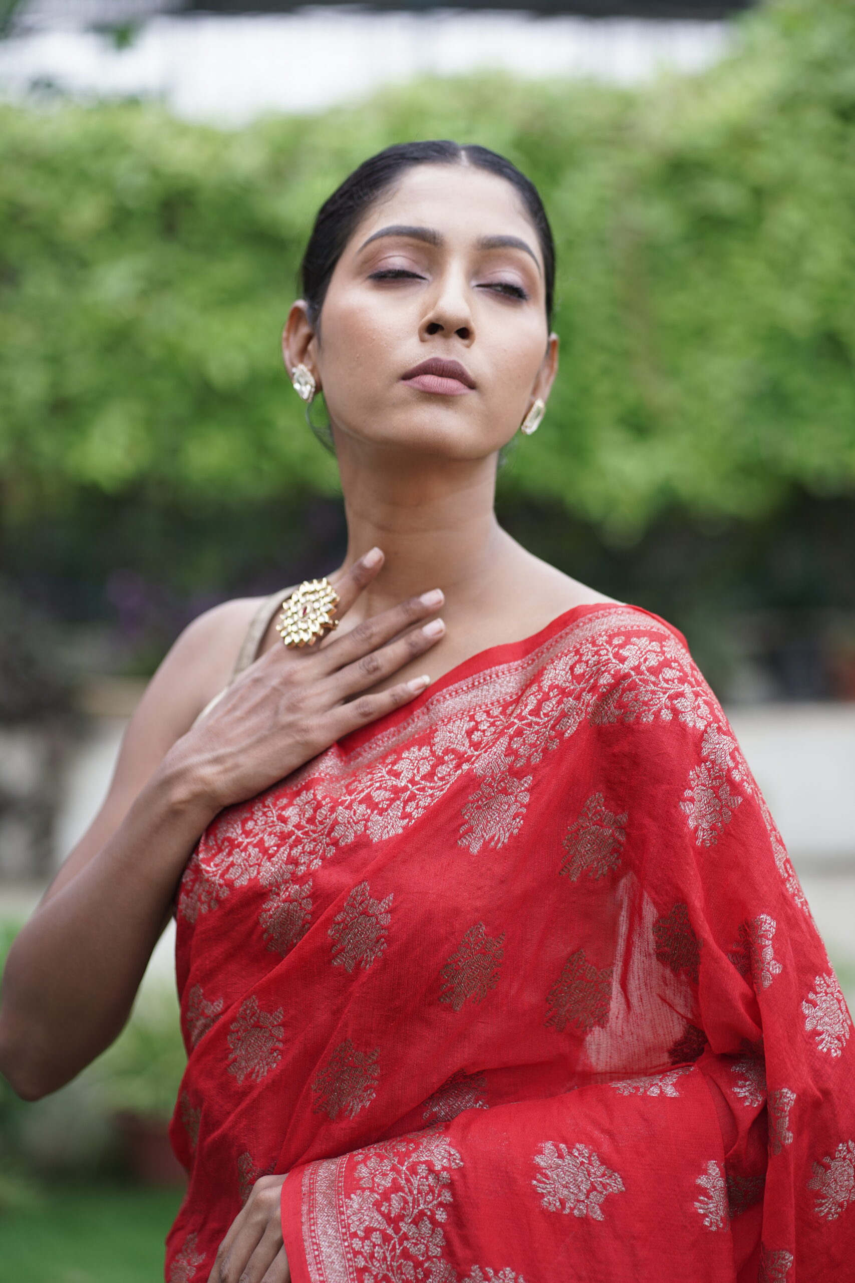 Fancy Tussar Georgette Antique Zari Banarasi Saree - Image 4