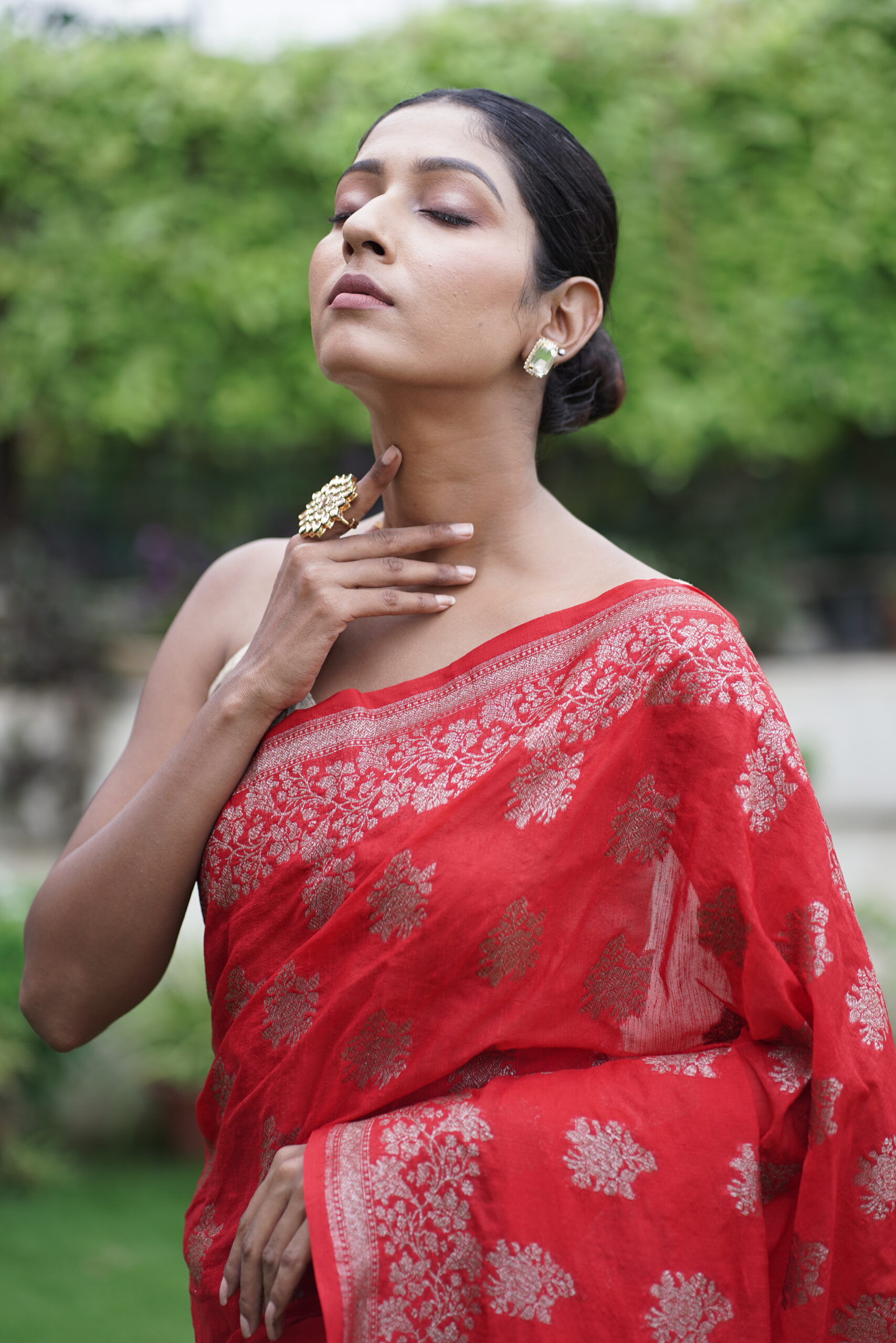 Fancy Tussar Georgette Antique Zari Banarasi Saree - Image 5