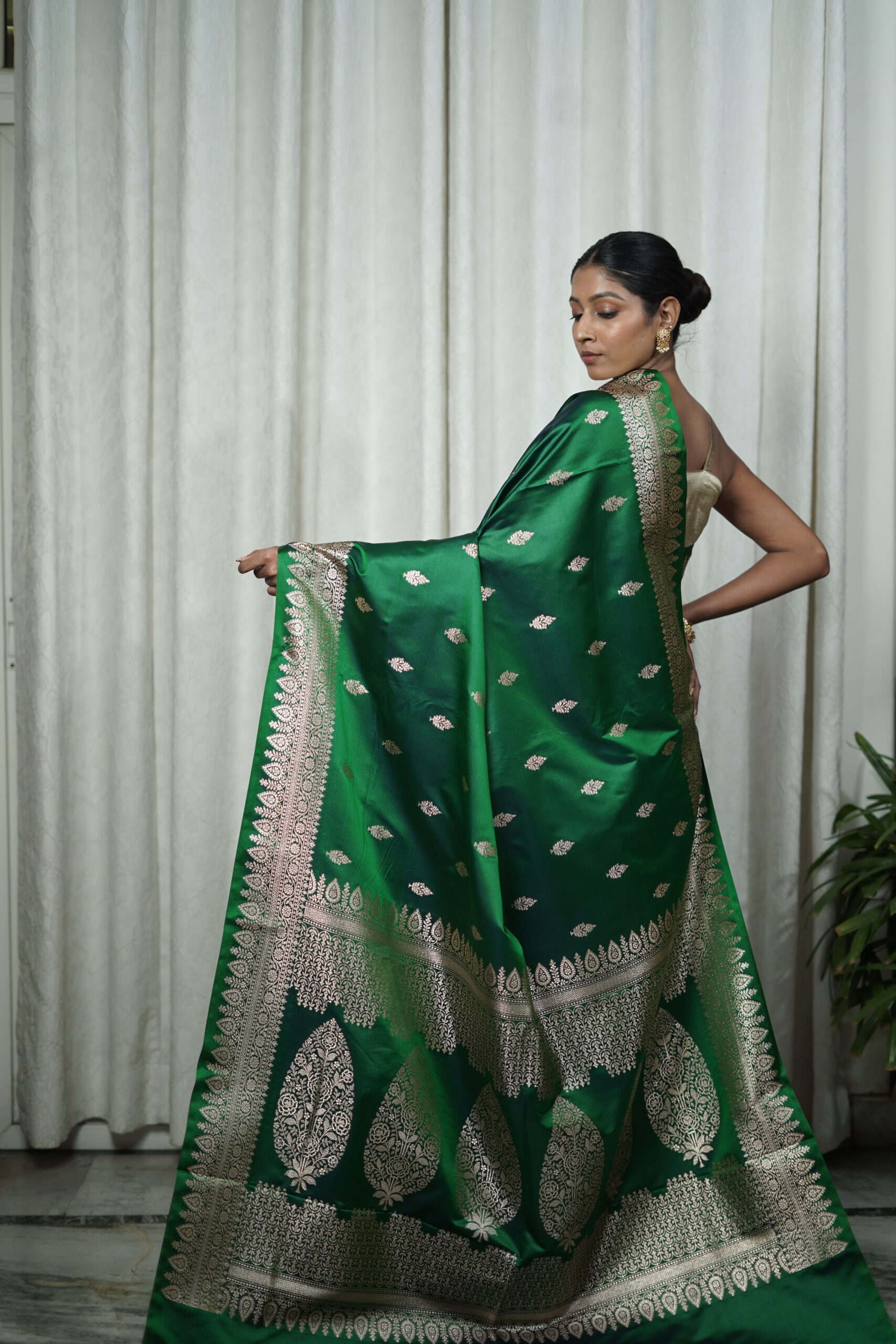 Banarasi Handloom Musru Silk Saree - Image 6