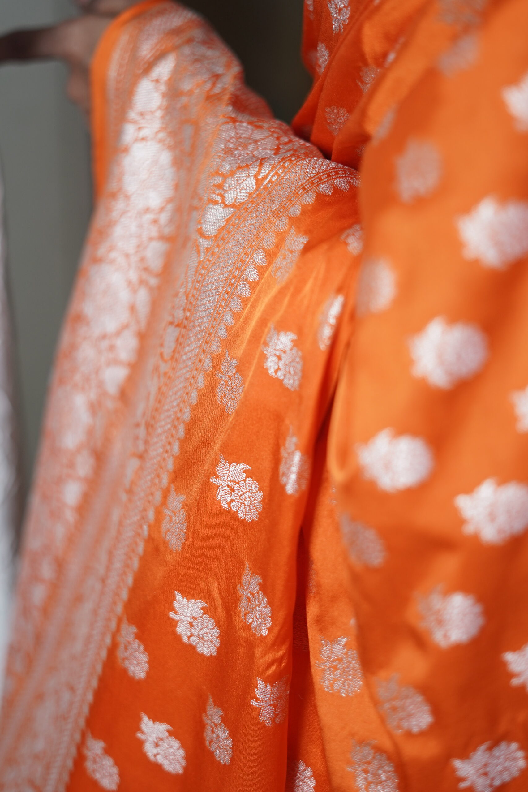 Banarasi Handloom Musru Silk Saree - Image 5